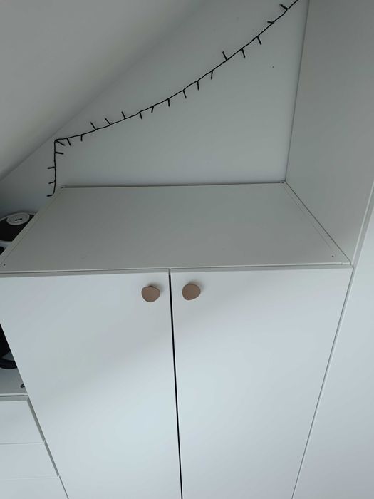 Szafa z drążkiem wisząca na ubrania niska 120 cm ikea smastad platsaa