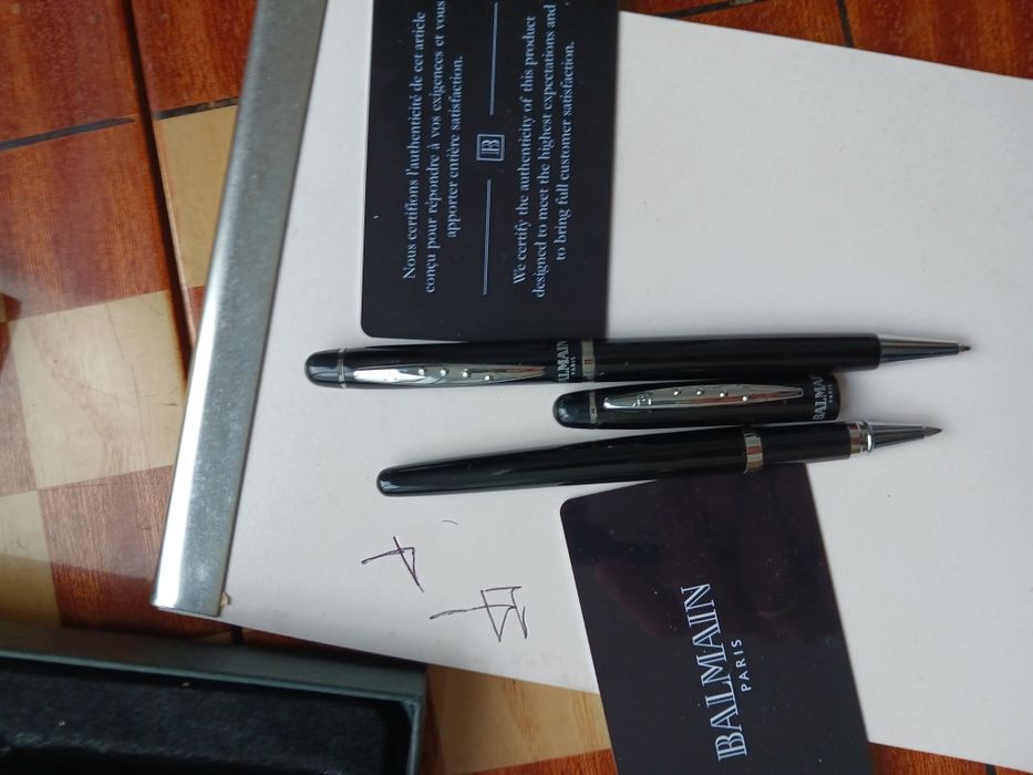 4 Canetas Balmain Paris (2 caixas com 2 canetas cada)