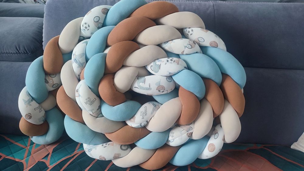 Warkocz/ochraniacz do łóżeczka firmy Stiulove