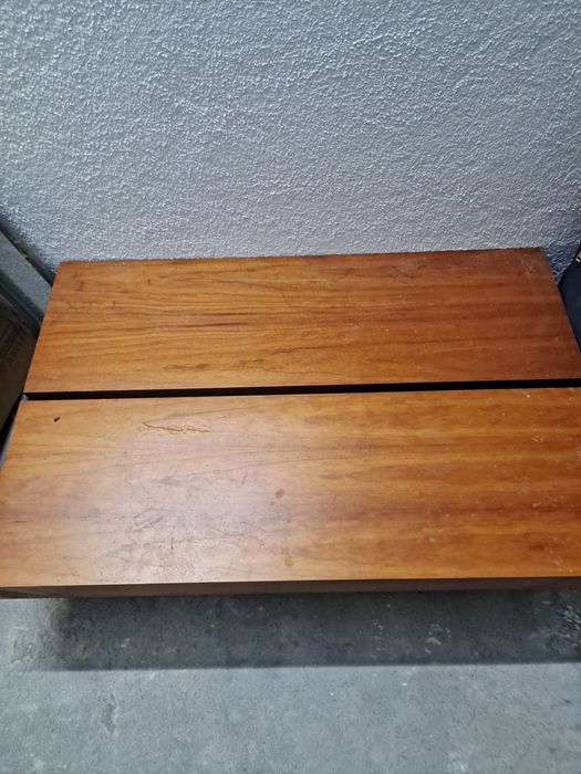 Mesa de centro em madeira de cerejeira  Medidas 94x62x26