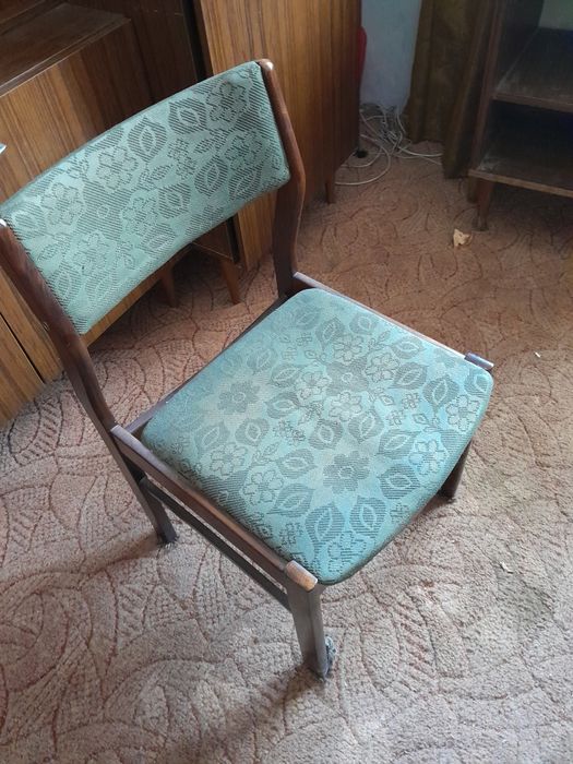 Krzesła vintage 4 sztuki.