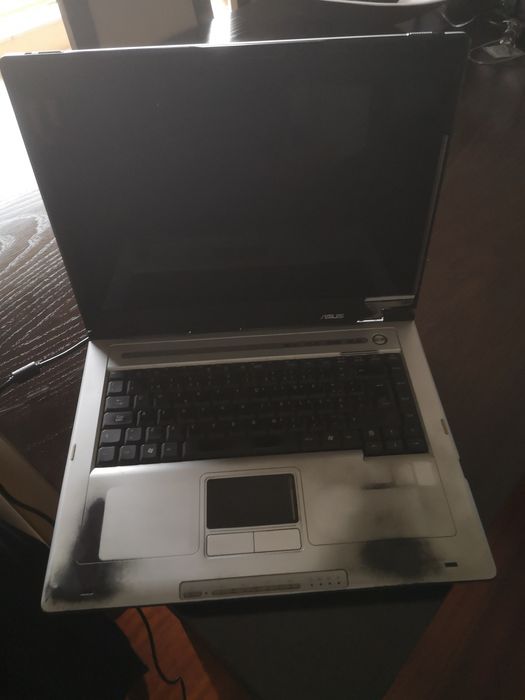 PORTÁTIL ASUS   - Mala de transporte incluída