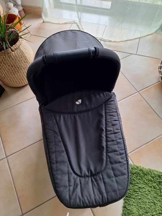 Carrinho Joie Chrome com Alcofa, ambos como novos