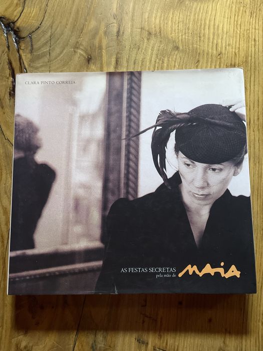 Livro de Clara Pinto Correia As afestas Secretas pela mão de Maia