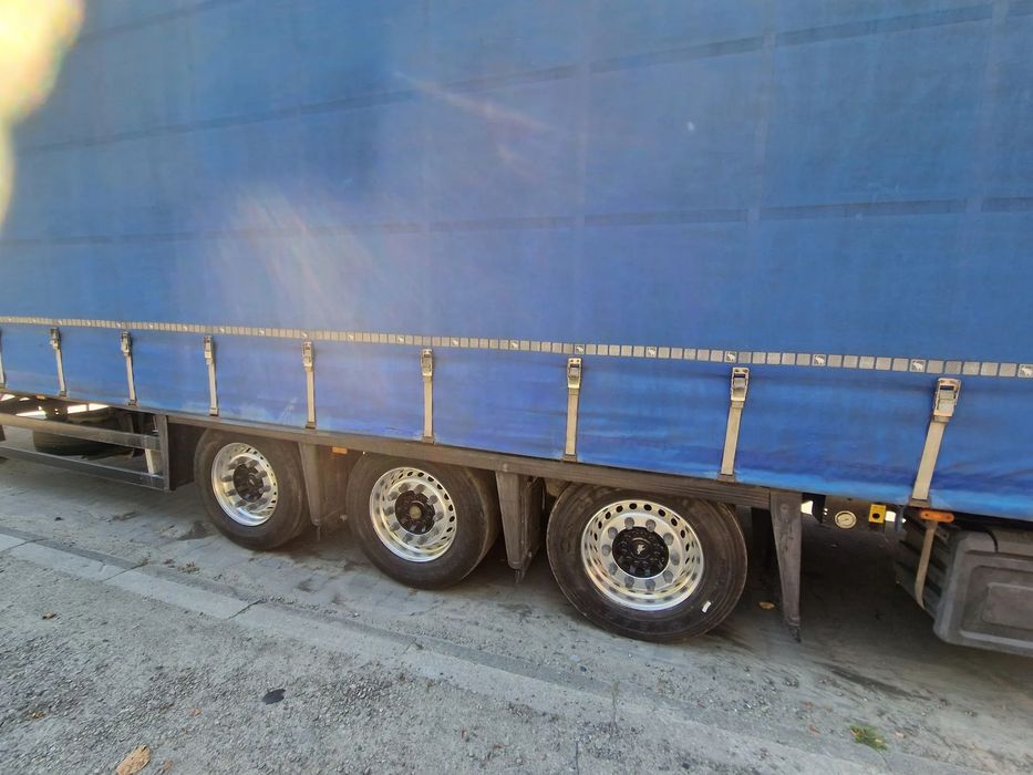 Schmitz Cargobull Varios BDE duża tarcza 430mm, koła 385/55/22,5  Rozsuwane słupki BDE, duże tarcze 430mm koła 22,5