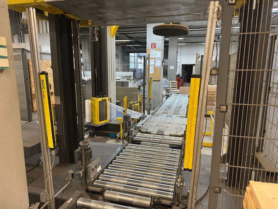 Przenośnik rolkowy linia do spinania i owijania palet