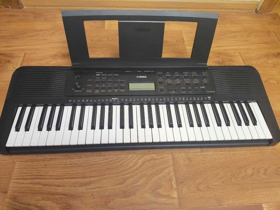 Б/У Синтезатор Yamaha PSR-E273 YPT-270 61 клавіша