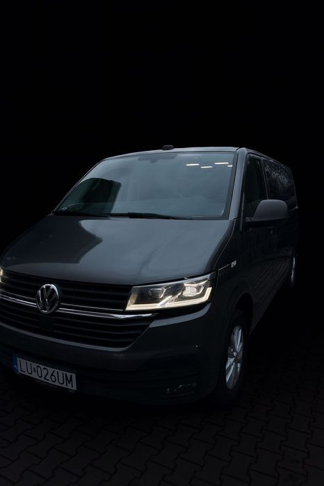 Wynajem auta 8-osobowego Volkswagen Caravelle