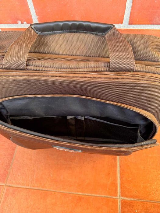 Bolsa castanha Samsonite para transporte de PC e documentos