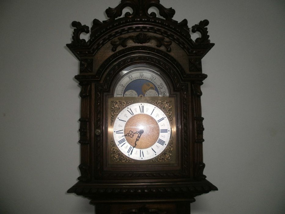 Relógio de sala/ relógio torre