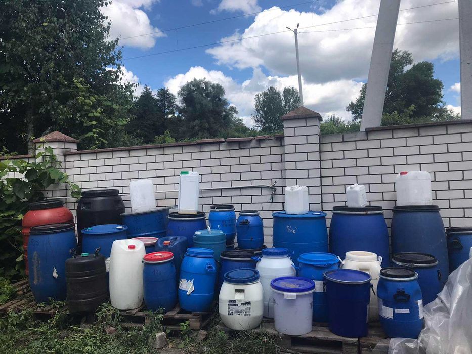 Продам бочки пластиковые 50 л. б.у
