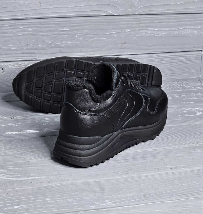 Женские кожаные замшевые зимние черные кроссовки на меху!!!