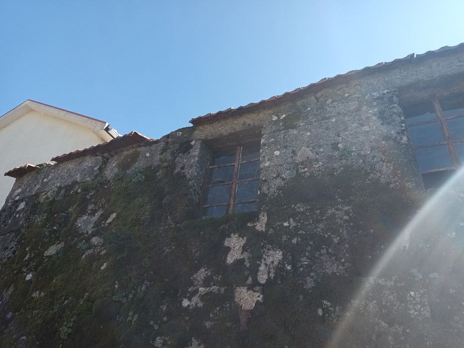 Vendo casa  para  reconstrução