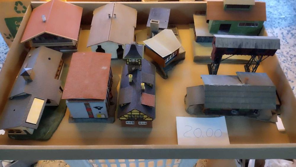 diversos edifícios na escala HO