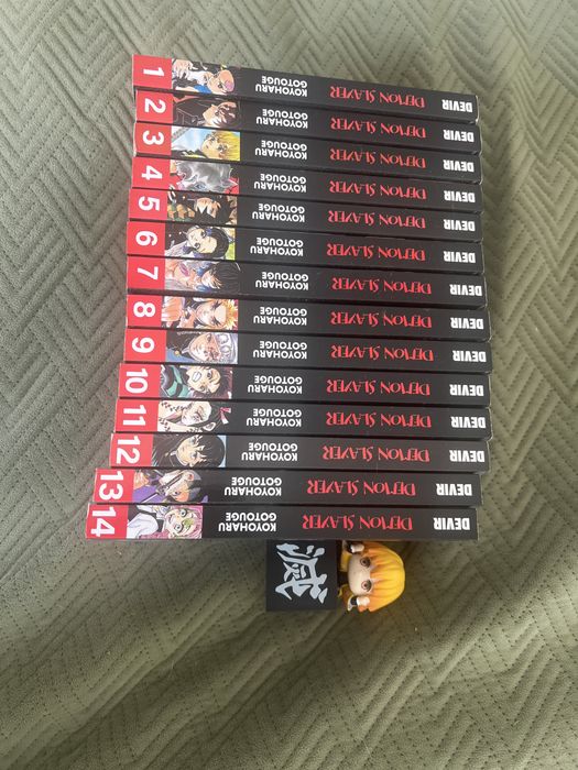 Mangas demon slayer 1-14 + Figura colecionável Zenitsu