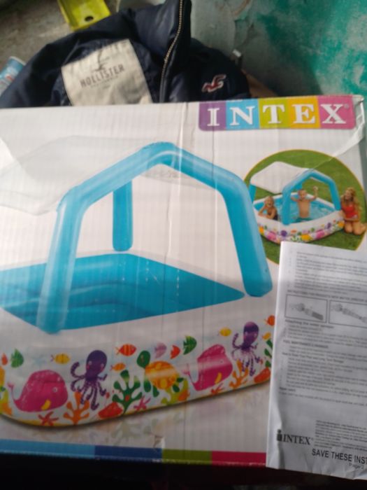 Продам детский бассейн с навесом