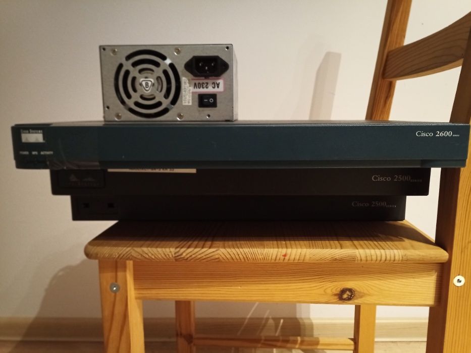 3 Routery Cisco: 2600 + 2502 + 2503