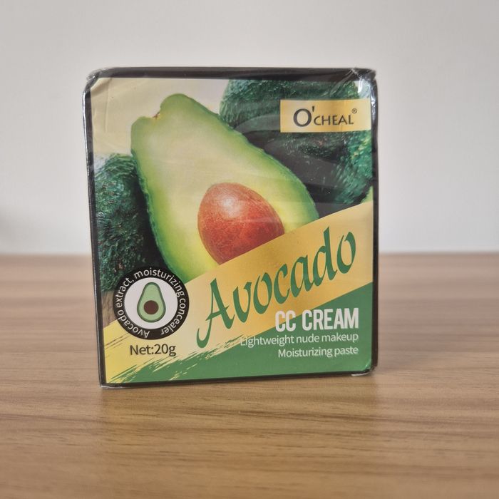 Podkład CC do twarzy