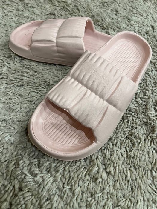 Жіночі мягкі тапочки