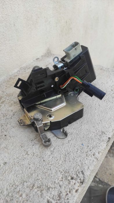 Fechadura da Porta Dianteira Esquerda (Condutor) bmw E39