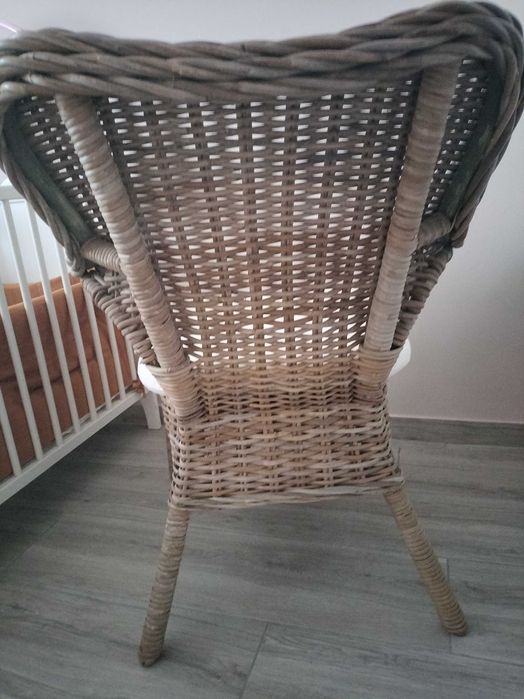 Cadeirão IKEA vime como novo