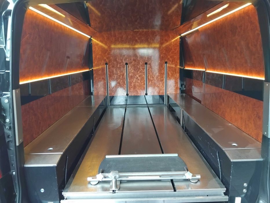 Karawan Mercedes Vito 2017 r KUHLMANN.