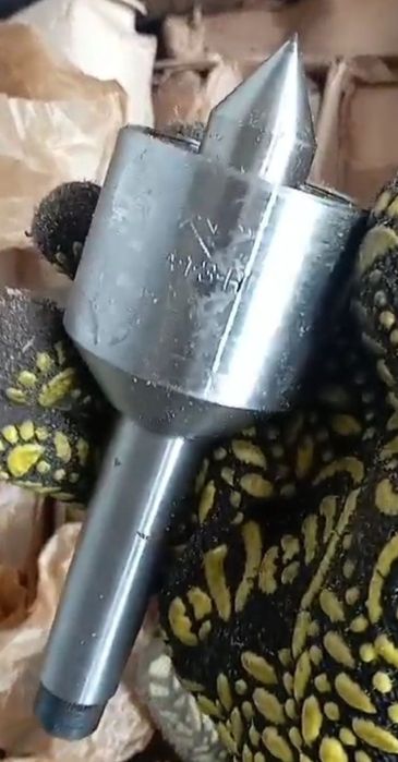 Центр вращения упорный втулка переходная 
Центр упорный км1.2.3.4.5 -