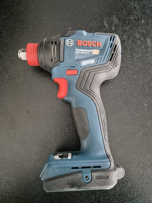 Akumulatorowy klucz udarowy zakrętarka BOSCH GDX 18V-210 C NOWY