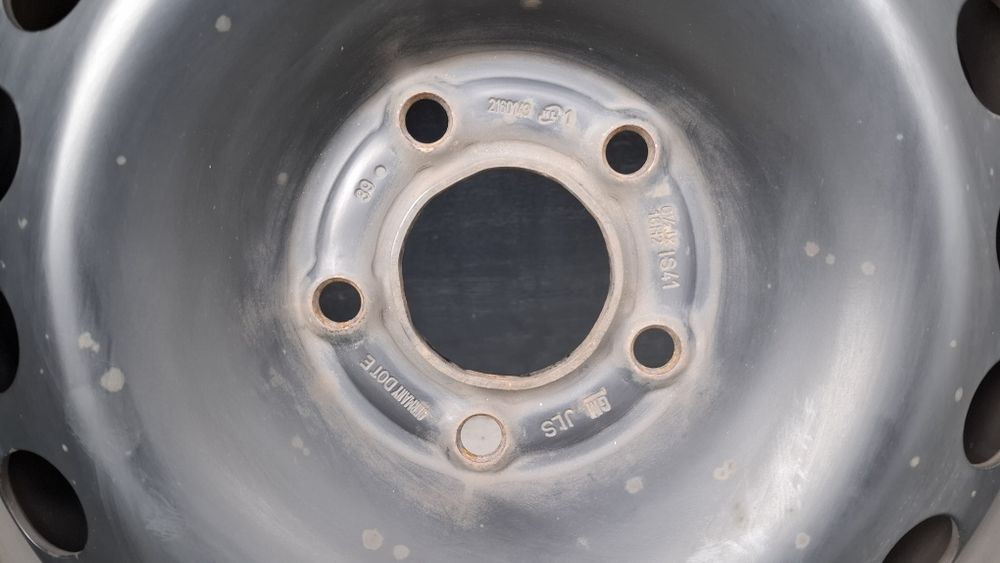 4x Koła zimowe 215/60 R16 Astra J Zafira