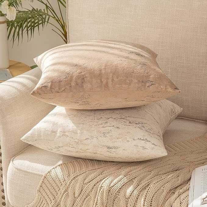 Poszewki welurowe 50×50 cm kremowe, marmurkowe – zestaw 2 szt.