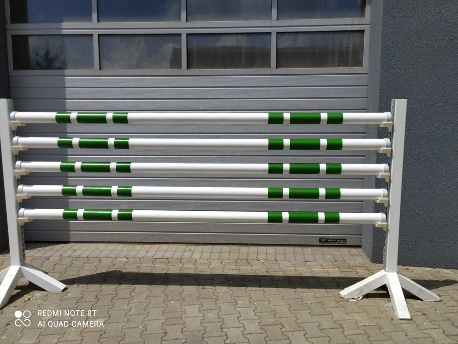 Przeszkody dla koni. Zestaw