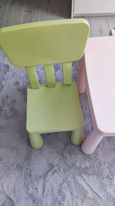 IKEA Zestaw stolik i 3 krzesełka MAMMUT pastelowe róż zieleń