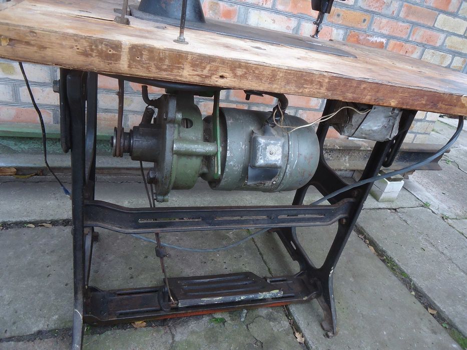 Швейна машина 22 класу, електропривід