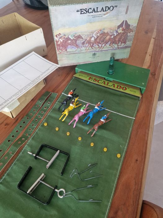 Jogo Escalado Horse Racing antigo Inglaterra 1950