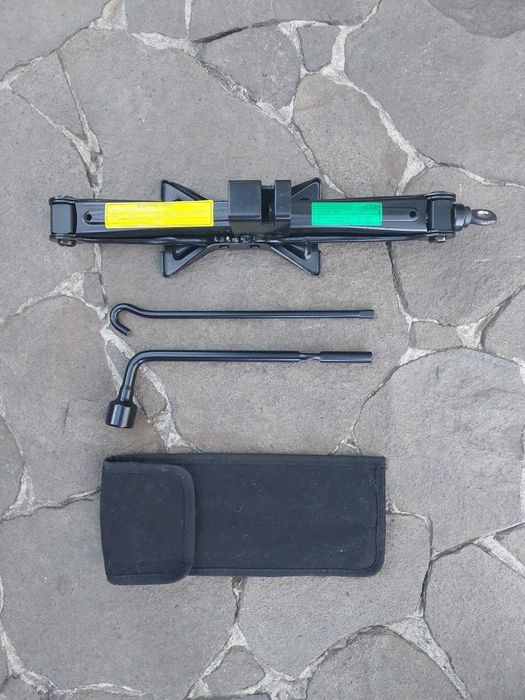 Докатка, домкрат, інструменти для Hyundai Tucson JM / Sportage KM