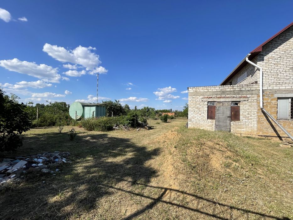 Продам недобудований будинок! Варварівка! Скважина! 10 соток землі .