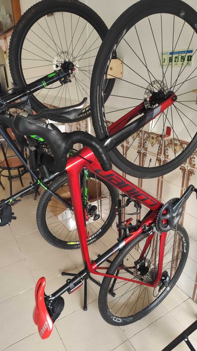 Vendo bicicleta de estrada coluer invicta  6.0 de disco