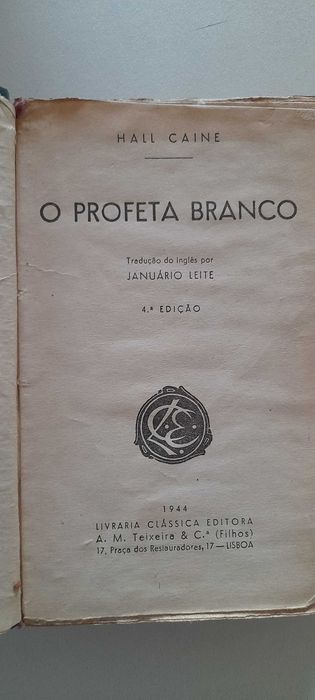 Livros de escritores consagrados.