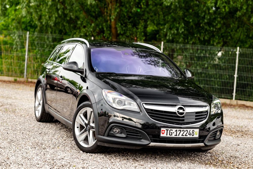 Opel Insignia 190KM 4x4 Xenon Kamera Alarm Kolizji ParkAss Nav Grz Fot. Skóra Recaro