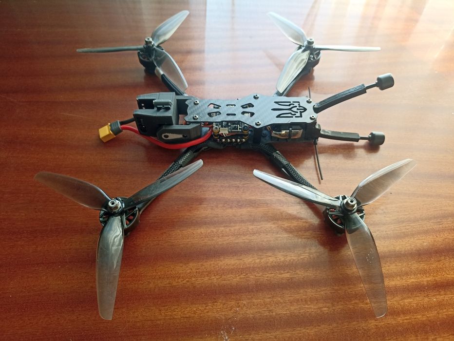Продам дрон 7" цифровий Walksnail Avatar 2W + LipO 4S1P