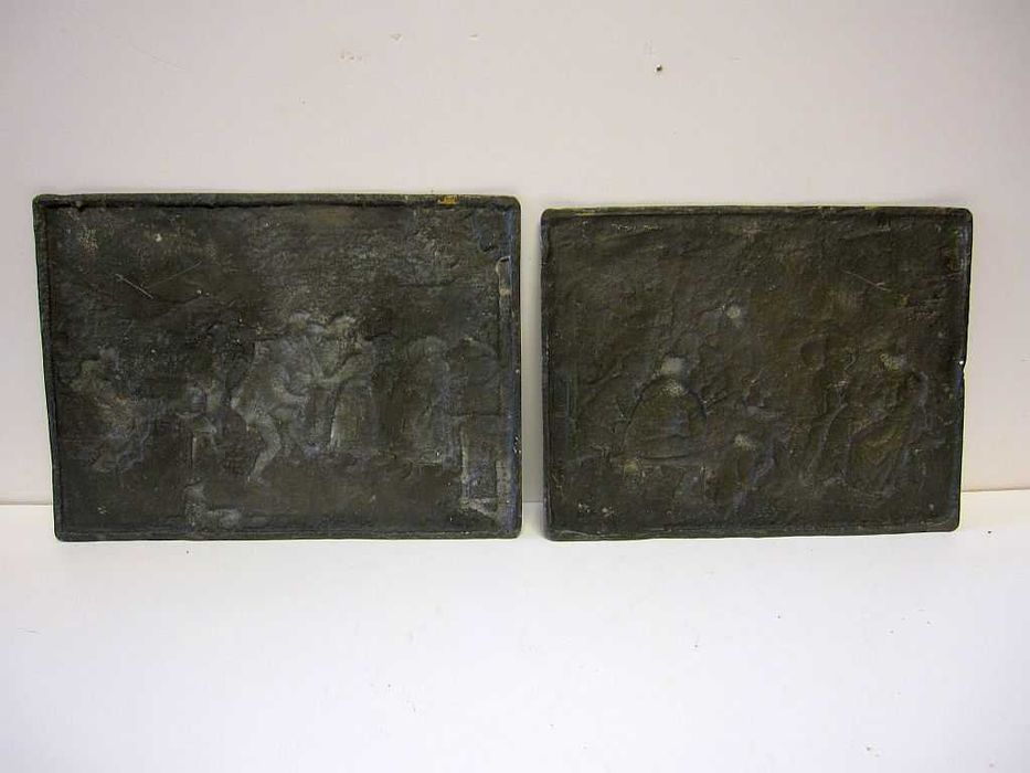 antigas placas em cobre com motivos folclórico europeias em relevo