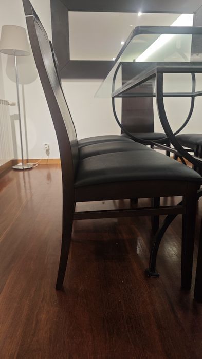 Mesa de Jantar em Ferro e Vidro