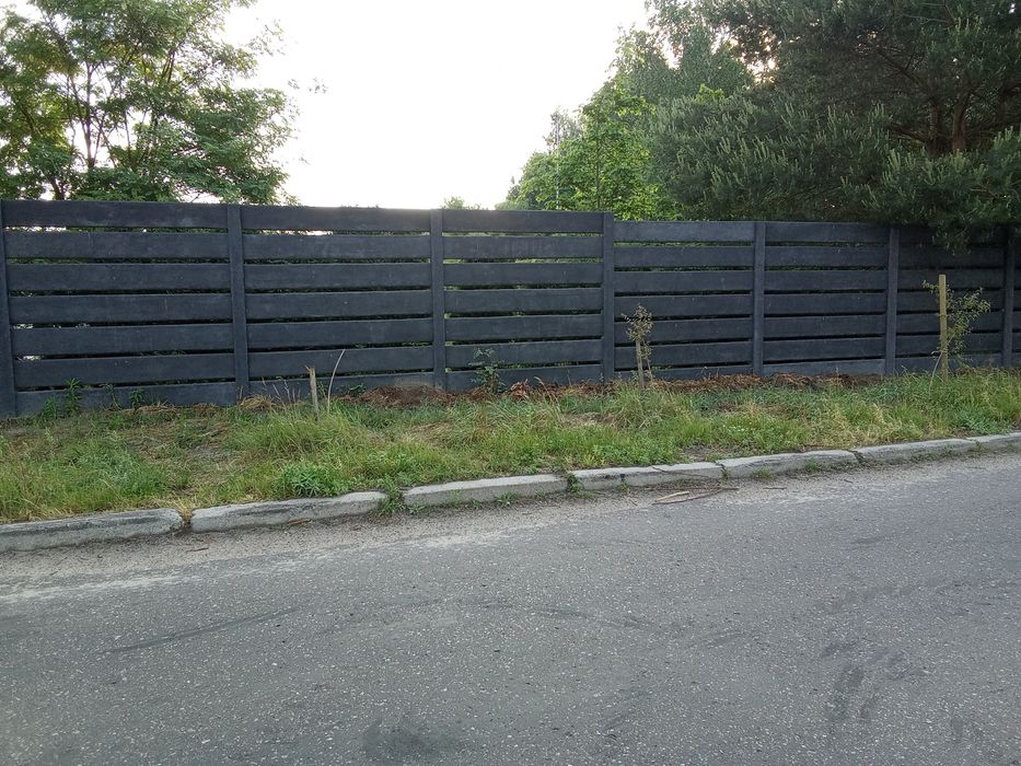 Płot betonowy ..