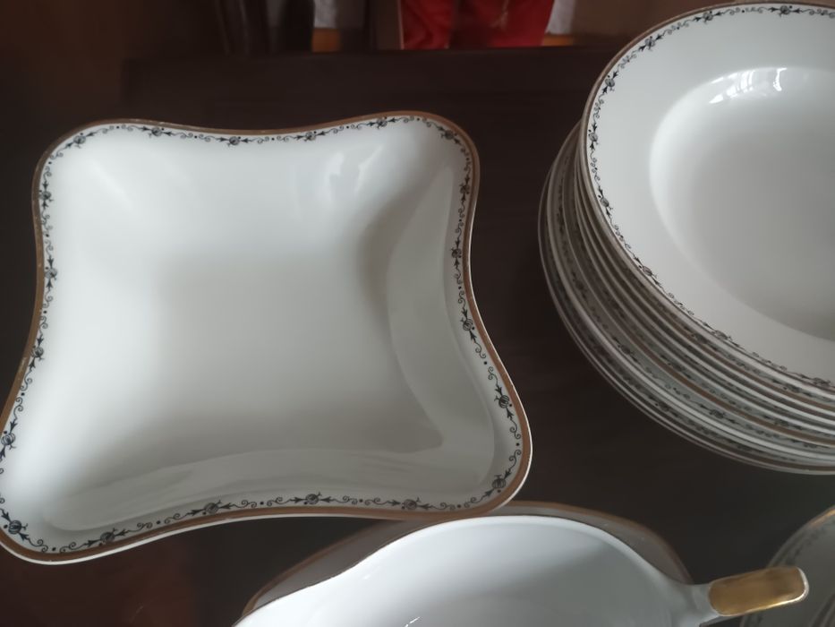 Niekompletny serwis obiadowy