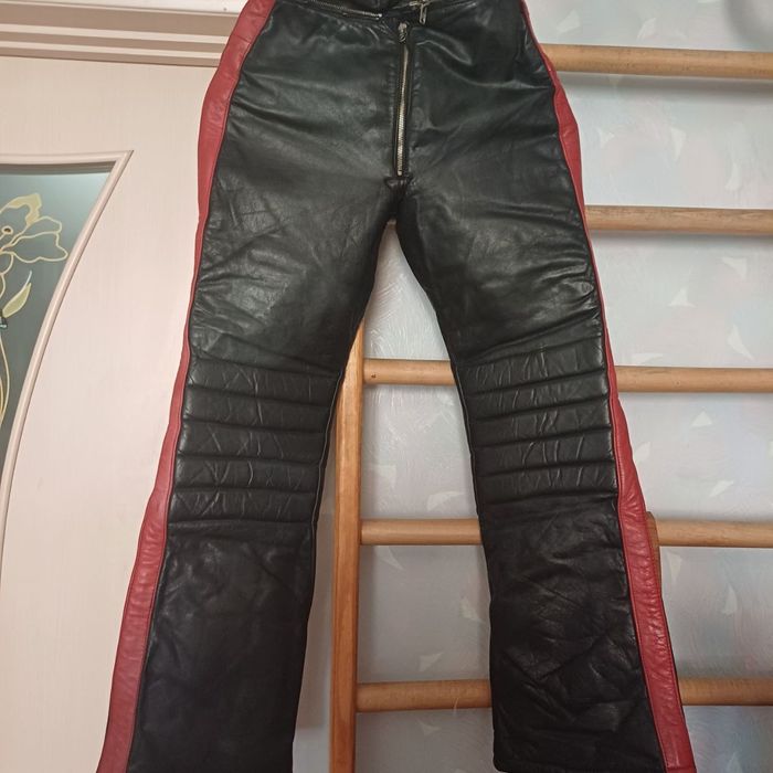 Шкіряний мотокостюм