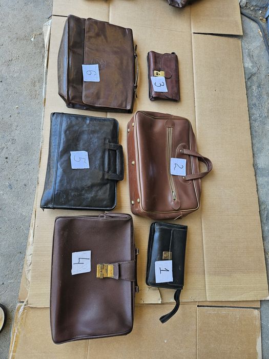 bolsas femininas de vários tamanhos e marcas