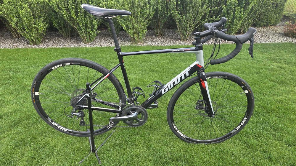 Rower szosowy Giant Defy 2
