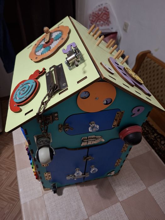 Продам бізі- Будинок  б/ у.