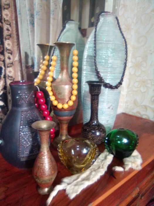 Вазы из Индии Египет.Прекрассно подойдут к вашему интерьеру.Подарок