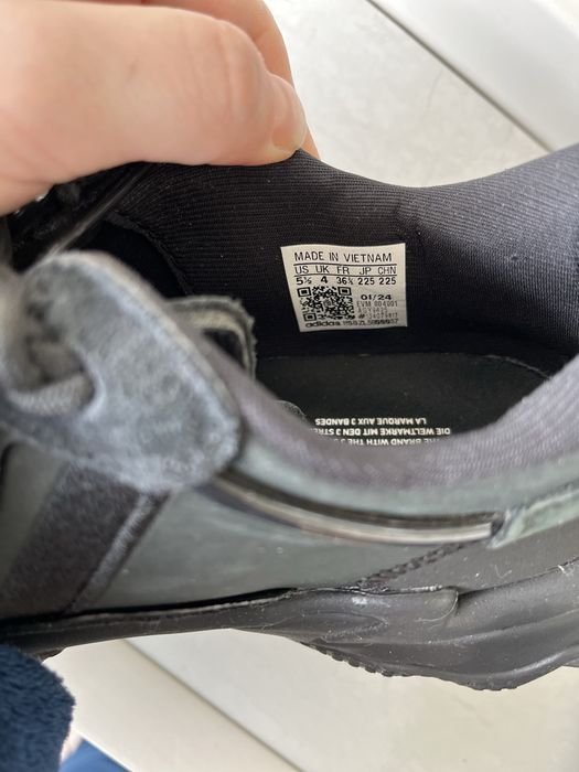 Кросівки adidas ozweego